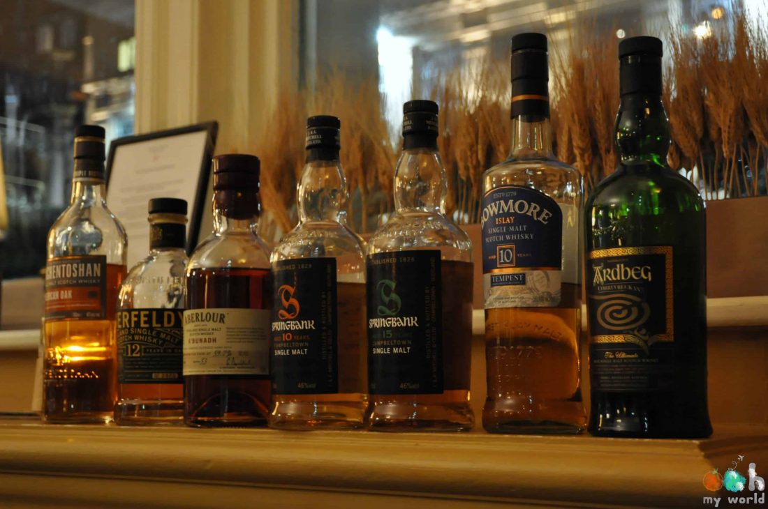 Notre collection de whisky pendant notre dégustation à l'hôtel Balmoral