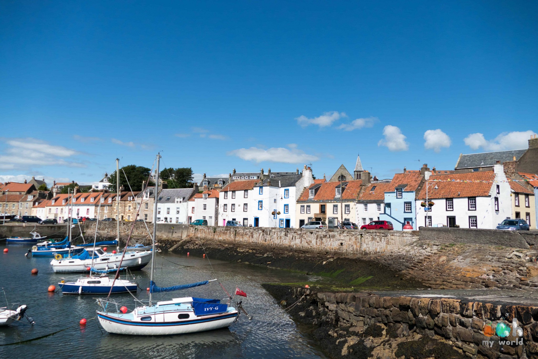 Le port du joli village de St Monans dans la région de Fife - Ooh My World